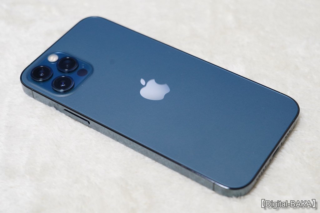 iPhone 12 Pro」のパシフィックブルーが素敵すぎる！ケースはパワー 